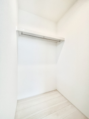 ̑@`Walk-in Closet`@KvȂ̂R[fBl[gꗗĊmFłAgxx⏀ZԂōςރEH[NCN[[bgݒu܂BƂ̒Ƃ֗Ȏ[Xy[XłB