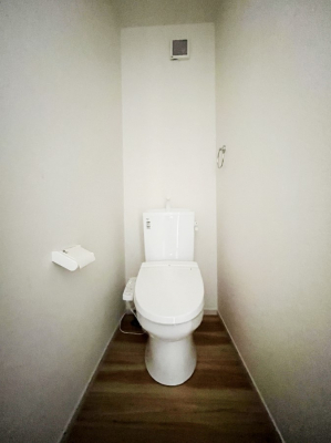 gC@`Toilet`@YEXbLEKȃEHVbgtgCł낰ԂłBgC͖g킴𓾂Ȃ́BۂłˁBgC2̂Œ̍Gɕ֗łI
