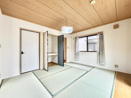̑ρ@`Japanese Room`@aʂȎԁA炩ȏt̂炩ȎA~͂̎炷zƂԁAoNɂĕ\ςʂȏꏊAƑ݂Ȃ̂Cɓ̋ԁB