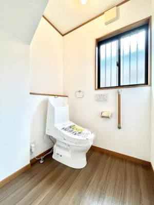 gC@`Toilet`@YEXbLEKȃEHVbgtgCł낰ԂłB1A2KɃgCXy[XǏ薾邭AKԂƂȂĂ܂gꏊ炱̔złI