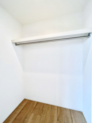 ̑@`Walk-in Closet`@KvȂ̂R[fBl[gꗗĊmFłAgxx⏀ZԂōςރEH[NCN[[bgݒu܂BƂ̒Ƃ֗Ȏ[Xy[XłB