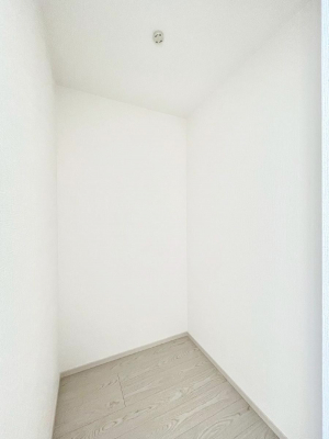 ̑@`Walk-in Closet`@KvȂ̂R[fBl[gꗗĊmFłAgxx⏀ZԂōςރEH[NCN[[bgݒu܂BƂ̒Ƃ֗Ȏ[Xy[XłB