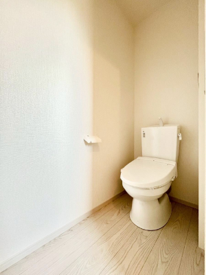 gC@`Toilet`@YEXbLEKȃEHVbgtgCł낰ԂłBgC͖g킴𓾂Ȃ́BۂłˁBgC2̂Œ̍Gɕ֗łI