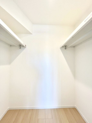 ̑@`Walk-in Closet`@KvȂ̂R[fBl[gꗗĊmFłAgxx⏀ZԂōςރEH[NCN[[bgݒu܂BƂ̒Ƃ֗Ȏ[Xy[XłB