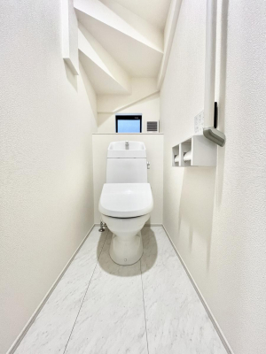 gC@`Toilet`@YEXbLEKȃEHVbgtgCł낰ԂłBgC͖g킴𓾂Ȃ́BۂłˁBgC2̂Œ̍Gɕ֗łI