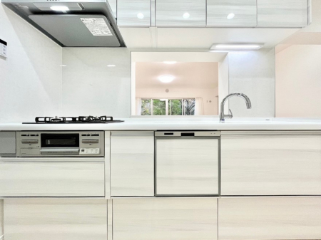 Lb`@`Kitchen`@LĎg₷Lb`ȂƑłɗAЕtԂȂłႢ܂[Ղ肠̂ŁAƐȈۂۂĂ܂B