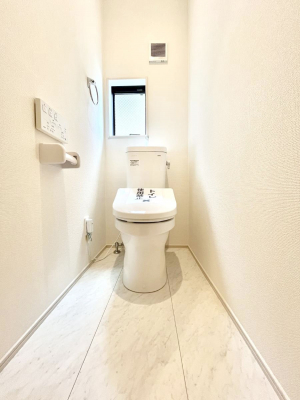 gC@`Toilet`@YEXbLEKȃEHVbgtgCł낰ԂłB1A2KɃgCXy[XǏ薾邭AKԂƂȂĂ܂gꏊ炱̔złI