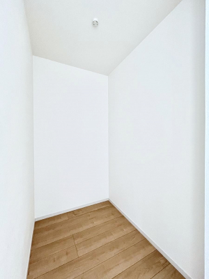 ̑@`Walk-in Closet`@KvȂ̂R[fBl[gꗗĊmFłAgxx⏀ZԂōςރEH[NCN[[bgݒu܂BƂ̒Ƃ֗Ȏ[Xy[XłB