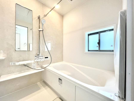 @P`Bath Room`  t̃oX[B  z˂ޖ邢́A̓CǂgłB  ܂A@Ă܂B  CǍDłB