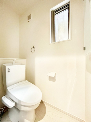 gC@`Toilet`@YEXbLEKȃEHVbgtgCł낰ԂłB1A2KɃgCXy[XǏ薾邭AKԂƂȂĂ܂gꏊ炱̔złI