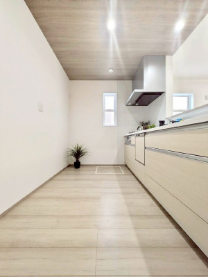 Lb`@`Kitchen`@R鑋̂Lb`gꏊ炱Agl܂BƂLb`R[i[͎LȎdオƂȂĂ܂B