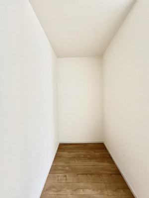 ̑@`Walk-in Closet`@KvȂ̂R[fBl[gꗗĊmFłAgxx⏀ZԂōςރEH[NCN[[bgݒu܂BƂ̒Ƃ֗Ȏ[Xy[XłB
