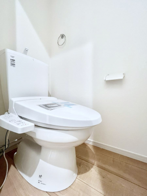 gC@`Toilet`@YEXbLEKȃEHVbgtgCł낰ԂłBgC͖g킴𓾂Ȃ́BۂłˁBgC2̂Œ̍Gɕ֗łI
