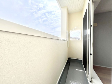oRj[@`Balcony`  oRj[͉z݁Azc󕨂C悭Ƃł܂B  g₷JIȃoRj[łzՂ~蒍AoRj[tZ܂B  