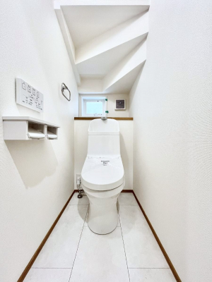 gC@`Toilet`@YEXbLEKȃEHVbgtgCł낰ԂłB1A2KɃgCXy[XǏ薾邭AKԂƂȂĂ܂gꏊ炱̔złI
