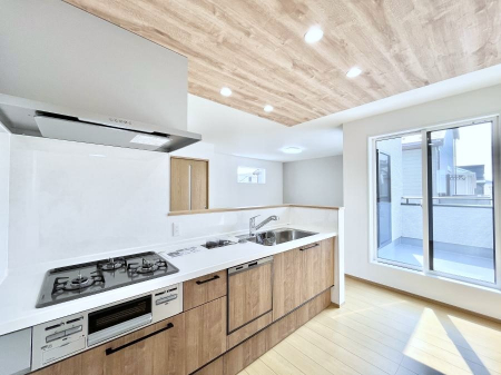 Lb`@`Kitchen`@LĎg₷Lb`ȂƑłɗAЕtԂȂłႢ܂[Ղ肠̂ŁAƐȈۂۂĂ܂B