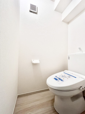 gC@`Toilet`@YEXbLEKȃEHVbgtgCł낰ԂłB1A2KɃgCXy[XǏ薾邭AKԂƂȂĂ܂gꏊ炱̔złI