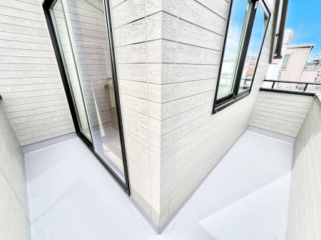 oRj[@B`Balcony`  oRj[͉z݁Azc󕨂C悭Ƃł܂B  g₷JIȃoRj[łzՂ~蒍AoRj[tZ܂B  