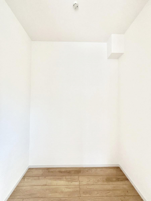 ̑@`Walk-in Closet`@KvȂ̂R[fBl[gꗗĊmFłAgxx⏀ZԂōςރEH[NCN[[bgݒu܂BƂ̒Ƃ֗Ȏ[Xy[XłB