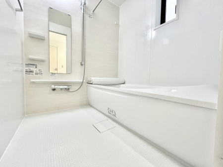 @`Bath Room`@͋C̗ŖɌătbVB@\tĂ̂ŗׂ̐@uŐ􂢏オ󕨂AJ̓VCCɂ邱Ƃ\łB
