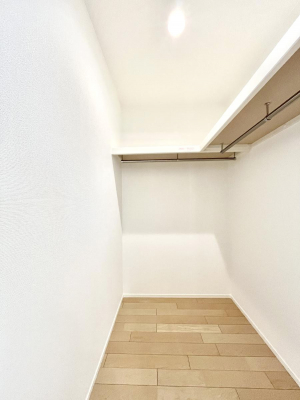 ̑@`Walk-in Closet`@KvȂ̂R[fBl[gꗗĊmFłAgxx⏀ZԂōςރEH[NCN[[bgݒu܂BƂ̒Ƃ֗Ȏ[Xy[XłB