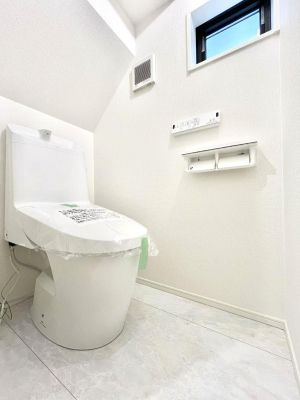 gC@`Toilet`@YEXbLEKȃEHVbgtgCł낰ԂłBgC͖g킴𓾂Ȃ́BۂłˁBgC2̂Œ̍Gɕ֗łI