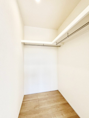 ̑@`Walk-in Closet`@KvȂ̂R[fBl[gꗗĊmFłAgxx⏀ZԂōςރEH[NCN[[bgݒu܂BƂ̒Ƃ֗Ȏ[Xy[XłB
