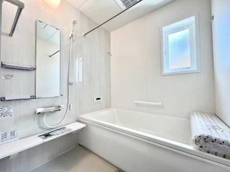 @P`Bath Room`  ƑL΂ē邱Ƃ\I  qlƂꏏł\ȍLȂ̂ŁArOƂ͈ƑcR̂ЂƎy݂܂B
