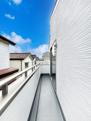 oRj[@P`Balcony`  oRj[͉z݁Azc󕨂C悭Ƃł܂B  g₷JIȃoRj[łzՂ~蒍AoRj[tZ܂B  