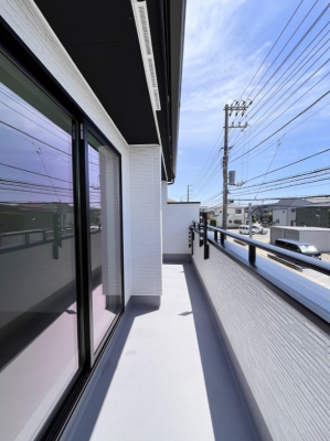 oRj[@`Balcony`  oRj[͉z݁Azc󕨂C悭Ƃł܂B  g₷JIȃoRj[łzՂ~蒍AoRj[tZ܂B  