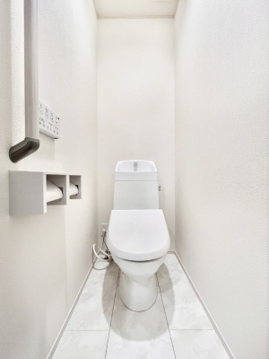 gC@`Toilet`@YEXbLEKȃEHVbgtgCł낰ԂłBgC͖g킴𓾂Ȃ́BۂłˁBgC2̂Œ̍Gɕ֗łI