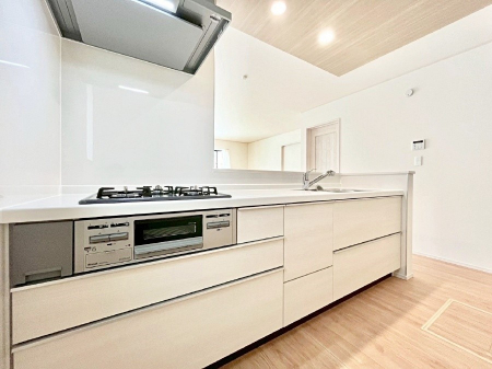 Lb`@A`Kitchen`@u͉낤vȃLb`Ȃv藿łႢ܂BLb`̓rO]ł܂BƑȂ邨Ƃɂ܂B