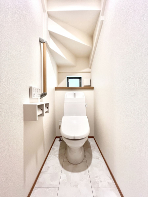 gC@`Toilet`@YEXbLEKȃEHVbgtgCł낰ԂłB1A2KɃgCXy[XǏ薾邭AKԂƂȂĂ܂gꏊ炱̔złI