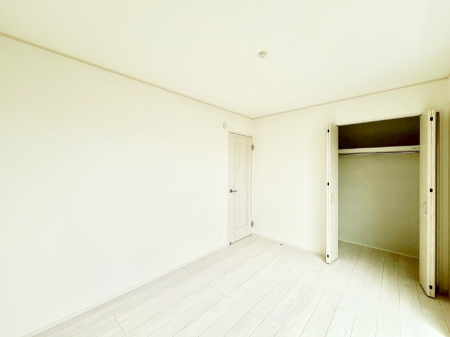 Q@`Bed Room`  Sɂ͎[N[[bgIiĝm⏬͂AGߕ̂mȂǂƐڂ܂܂B  ԂLgpł܂ˁB