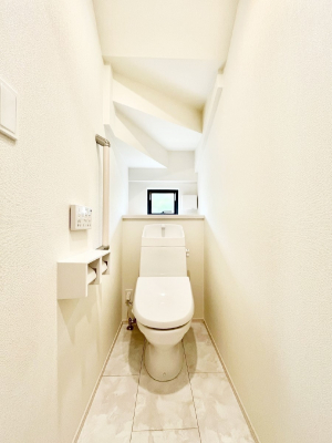gC@`Toilet`@YEXbLEKȃEHVbgtgCł낰ԂłB1A2KɃgCXy[XǏ薾邭AKԂƂȂĂ܂gꏊ炱̔złI