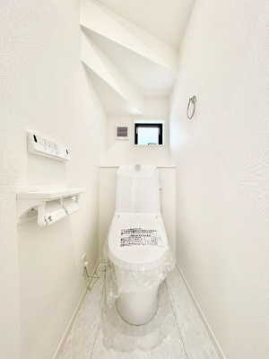gC@`Toilet`@YEXbLEKȃEHVbgtgCł낰ԂłB1A2KɃgCXy[XǏ薾邭AKԂƂȂĂ܂gꏊ炱̔złI