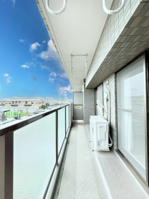 oRj[@`Balcony`  oRj[͉z݁Azc󕨂C悭Ƃł܂Bg₷JIȃoRj[łzՂ~蒍AoRj[tZ܂B  