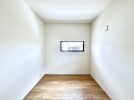 ̑ρ@`Bed Room`@̂ˌẴbgłBƑƂŎ苷ɊĂZ܂ˌĂł͊evCoV[ۂƂł܂BZ܂ɂƂ肪܂SbNXł܂