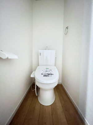 gC@`Toilet`@YEXbLEKȃEHVbgtgCł낰ԂłBgC͖g킴𓾂Ȃ́BۂłˁBgC2̂Œ̍Gɕ֗łI