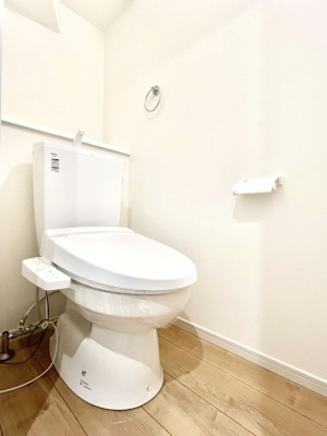 gC@`Toilet`@YEXbLEKȃEHVbgtgCł낰ԂłBgC͖g킴𓾂Ȃ́BۂłˁBgC2̂Œ̍Gɕ֗łI