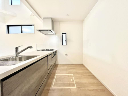 Lb`@`Kitchen`@R鑋̂Lb`gꏊ炱Agl܂BƂLb`R[i[͎LȎdオƂȂĂ܂B