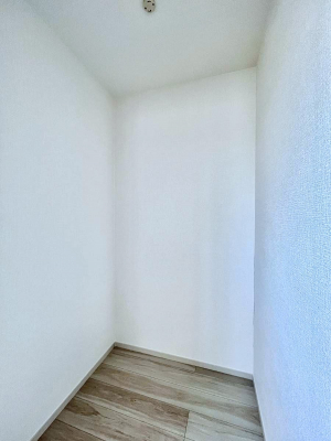 ̑@EH[NCN[[bgtŐԂLpł܂B