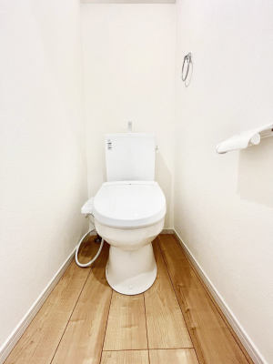 gC@`Toilet`@YEXbLEKȃEHVbgtgCł낰ԂłBgC͖g킴𓾂Ȃ́BۂłˁBgC2̂Œ̍Gɕ֗łI