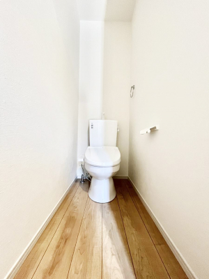 gC@`Toilet`@YEXbLEKȃEHVbgtgCł낰ԂłBgC͖g킴𓾂Ȃ́BۂłˁBgC2̂Œ̍Gɕ֗łI