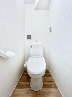 gC@P`Toilet`@̂鐅gC̓EHVbgtłgC͖g킴𓾂Ȃ́BۂłˁBgC2̂Œ̍Gɕ֗łI