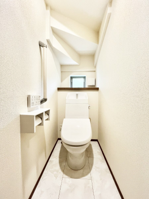 gC@`Toilet`@YEXbLEKȃEHVbgtgCł낰ԂłB1A2KɃgCXy[XǏ薾邭AKԂƂȂĂ܂gꏊ炱̔złI