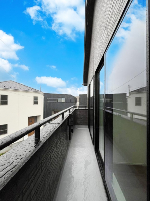 oRj[@A`Balcony`  oRj[͉z݁Azc󕨂C悭Ƃł܂B  g₷JIȃoRj[łzՂ~蒍AoRj[tZ܂B  