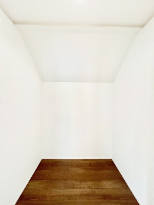 ̑@`Walk-in Closet`@KvȂ̂R[fBl[gꗗĊmFłAgxx⏀ZԂōςރEH[NCN[[bgݒu܂BƂ̒Ƃ֗Ȏ[Xy[XłB