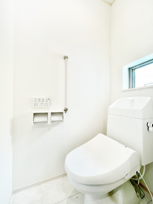 gC@`Toilet`@YEXbLEKȃEHVbgtgCł낰ԂłB1A2KɃgCXy[XǏ薾邭AKԂƂȂĂ܂gꏊ炱̔złI