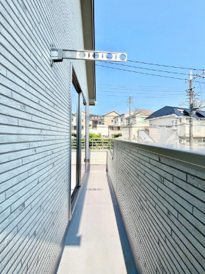 oRj[@B`Balcony`  oRj[͉z݁Azc󕨂C悭Ƃł܂B  g₷JIȃoRj[łzՂ~蒍AoRj[tZ܂B  